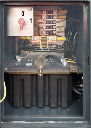 Abbildung zu Schritt 2: Batteriehauptschalter auf Stellung „0“ schalten.